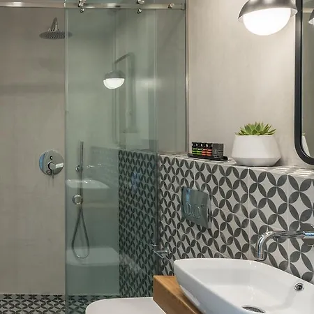 The Anthemion House 3*