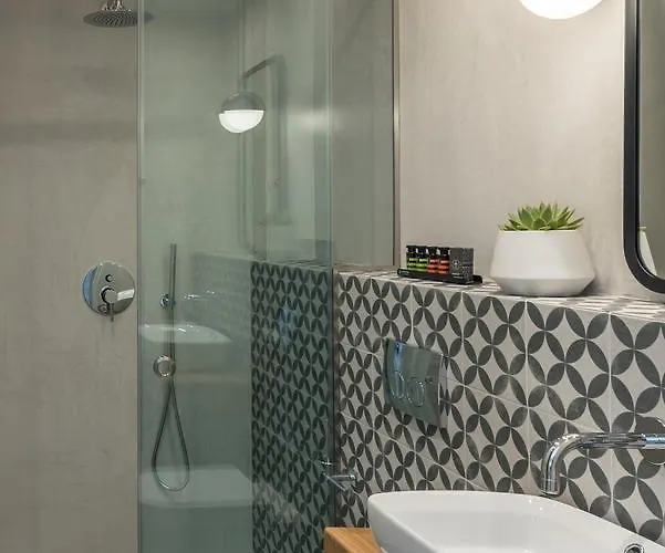 The Anthemion House 3*