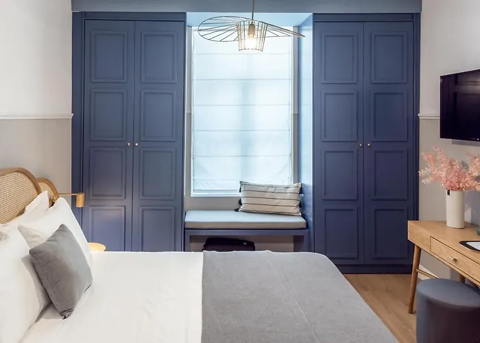 The Anthemion House 3*